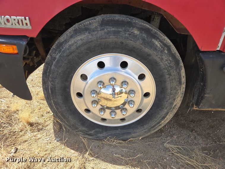 image for item EV5963 1992 Kenworth T600 semi truck