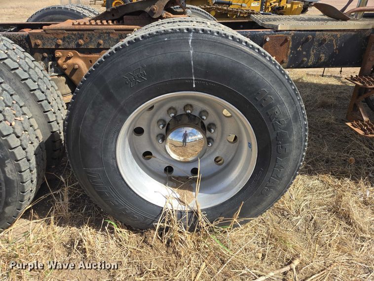 image for item EV5963 1992 Kenworth T600 semi truck