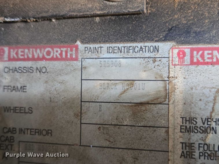 image for item EV5963 1992 Kenworth T600 semi truck