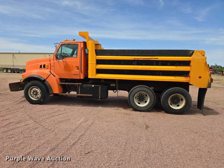 image for item EV5964 2001 Sterling LT8500 dump truck