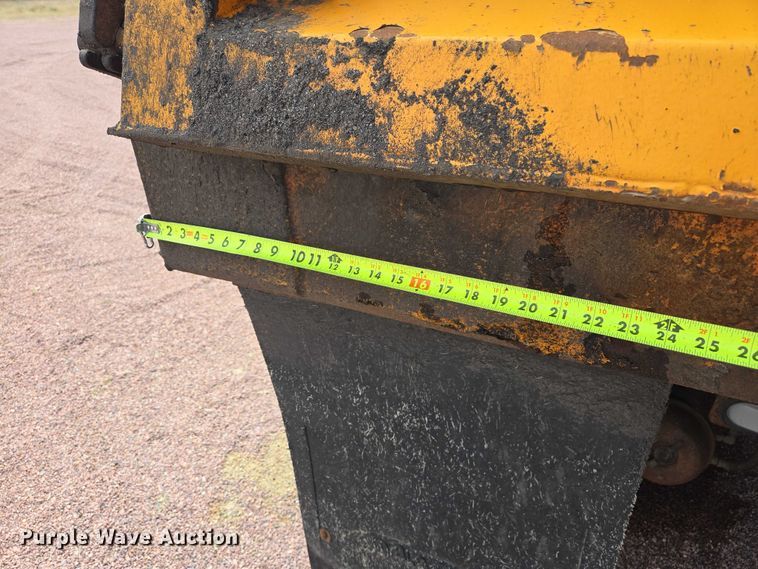 image for item EV5964 2001 Sterling LT8500 dump truck