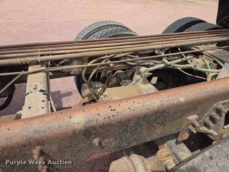 image for item EV5964 2001 Sterling LT8500 dump truck