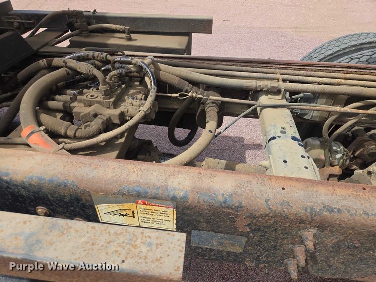 image for item EV5964 2001 Sterling LT8500 dump truck
