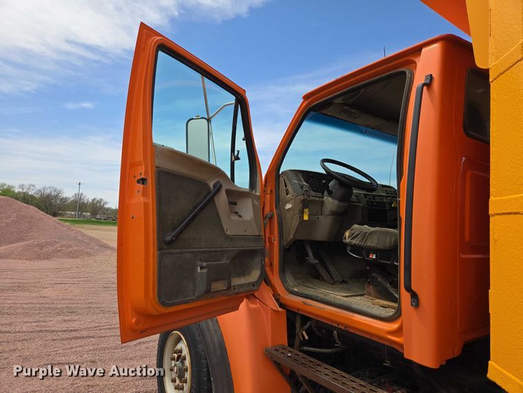 image for item EV5964 2001 Sterling LT8500 dump truck