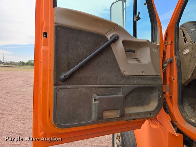 image for item EV5964 2001 Sterling LT8500 dump truck