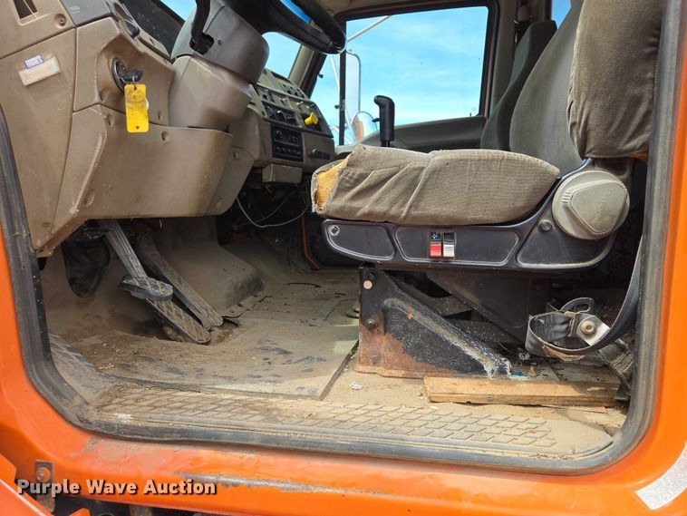 image for item EV5964 2001 Sterling LT8500 dump truck