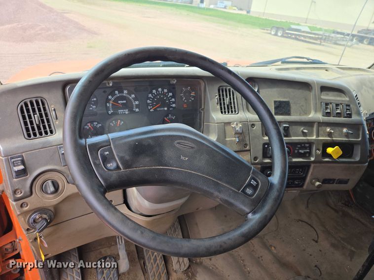 image for item EV5964 2001 Sterling LT8500 dump truck
