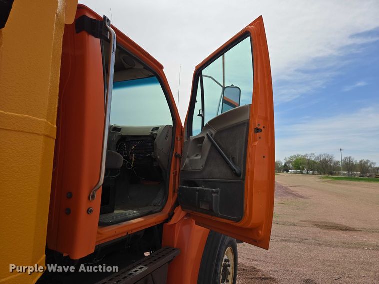 image for item EV5964 2001 Sterling LT8500 dump truck