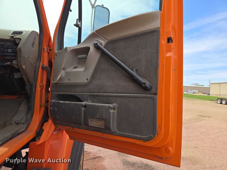 image for item EV5964 2001 Sterling LT8500 dump truck