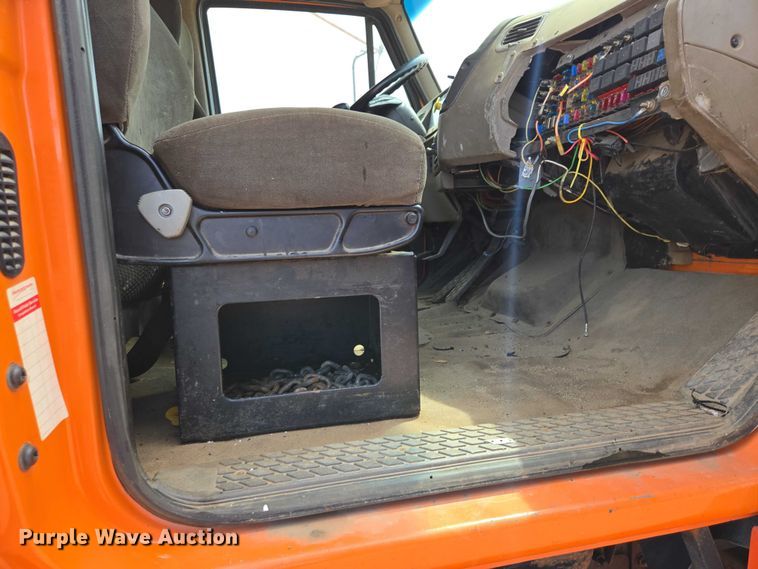image for item EV5964 2001 Sterling LT8500 dump truck