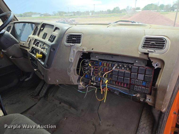 image for item EV5964 2001 Sterling LT8500 dump truck