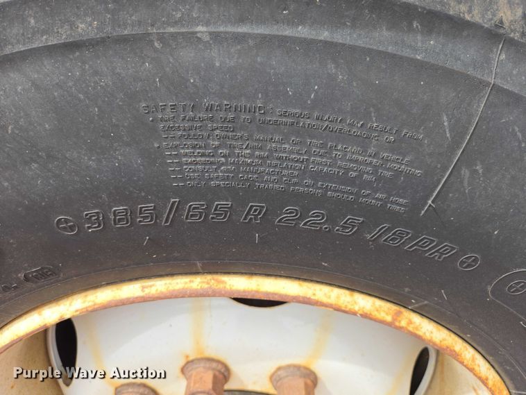 image for item EV5964 2001 Sterling LT8500 dump truck