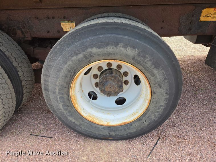 image for item EV5964 2001 Sterling LT8500 dump truck