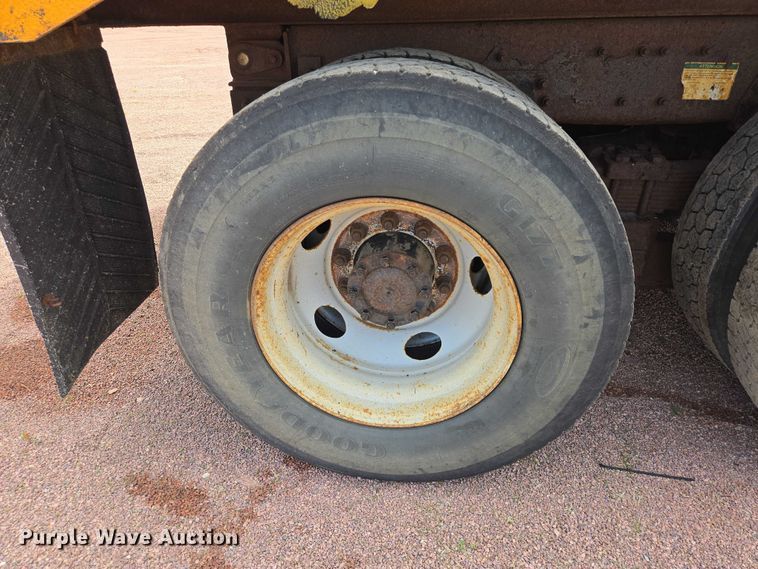 image for item EV5964 2001 Sterling LT8500 dump truck