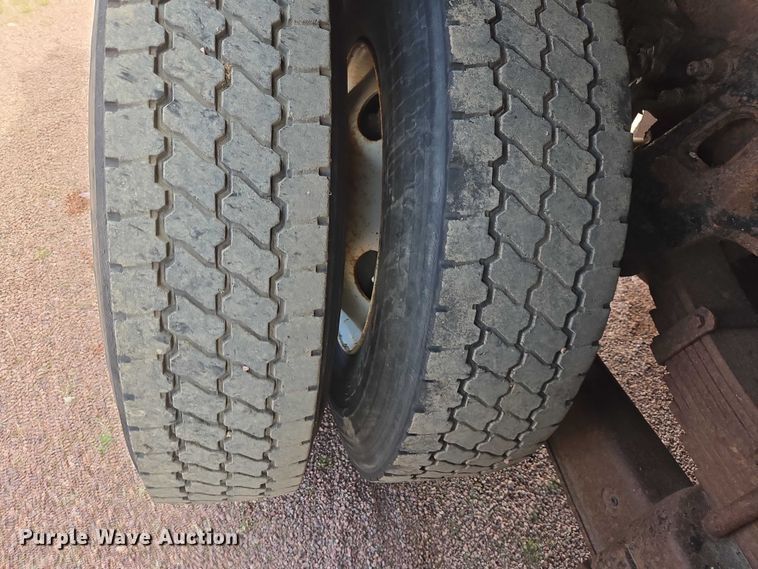 image for item EV5964 2001 Sterling LT8500 dump truck
