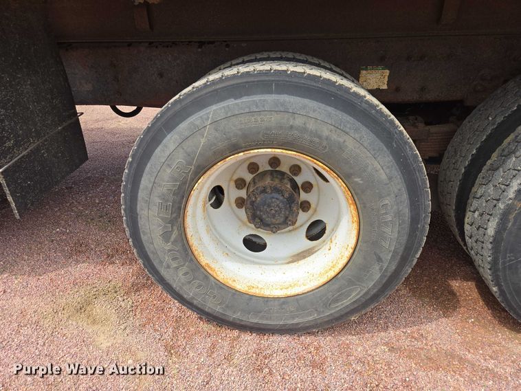 image for item EV5964 2001 Sterling LT8500 dump truck