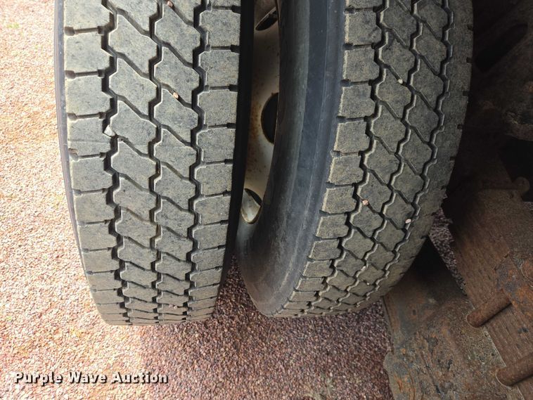 image for item EV5964 2001 Sterling LT8500 dump truck