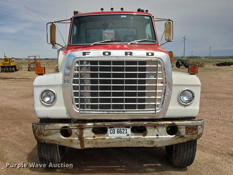 image for item EV5965 1978 Ford U805 oil distributor truck