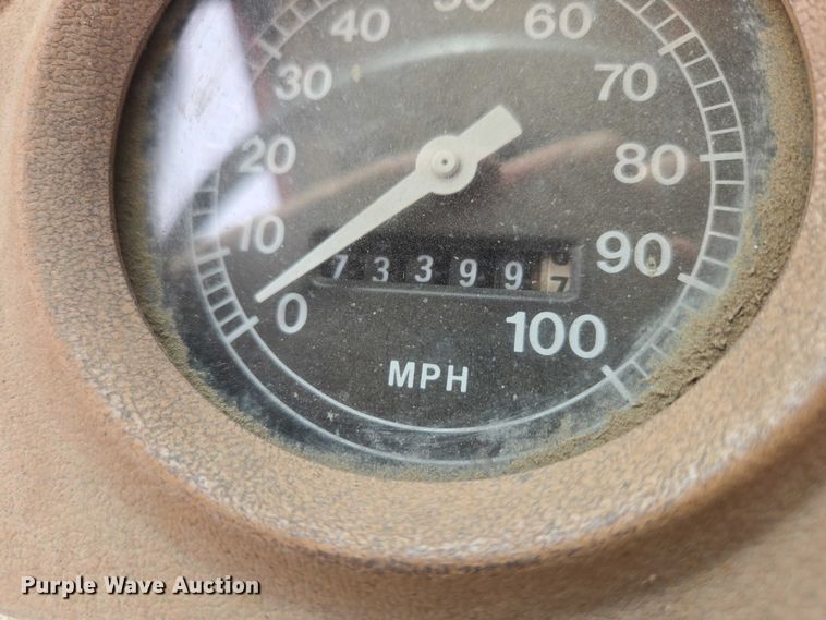 image for item EV5965 1978 Ford U805 oil distributor truck
