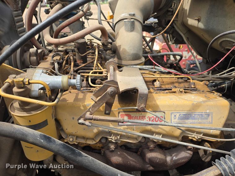 image for item EV5965 1978 Ford U805 oil distributor truck