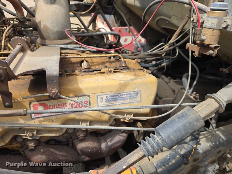 image for item EV5965 1978 Ford U805 oil distributor truck