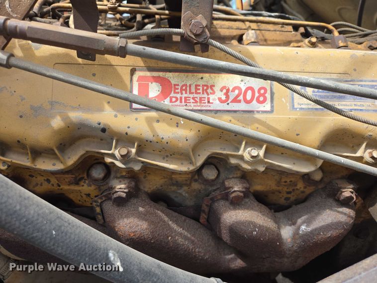 image for item EV5965 1978 Ford U805 oil distributor truck