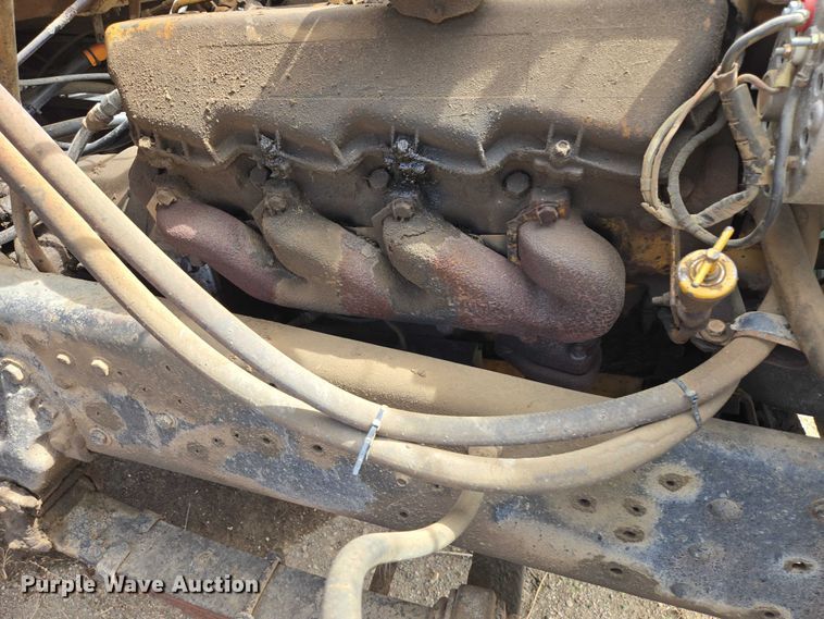 image for item EV5965 1978 Ford U805 oil distributor truck