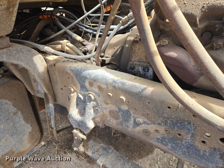 image for item EV5965 1978 Ford U805 oil distributor truck