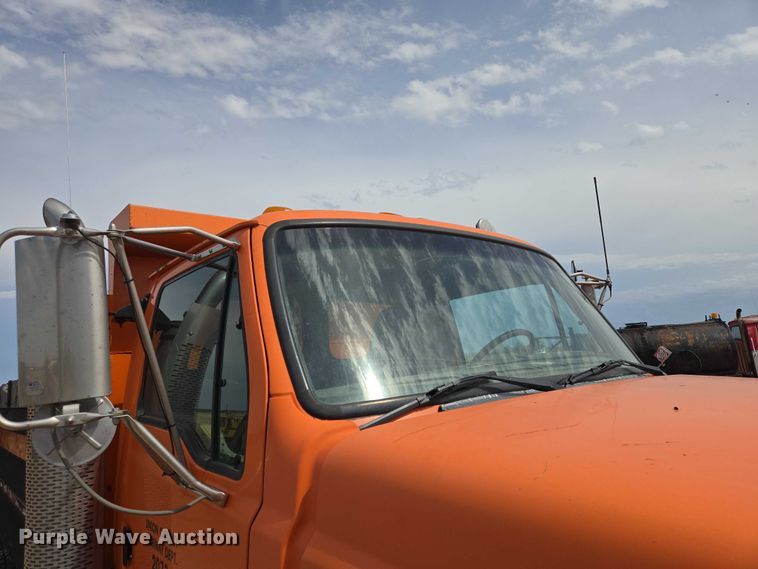 image for item EV5966 2003 Sterling L9500 dump truck
