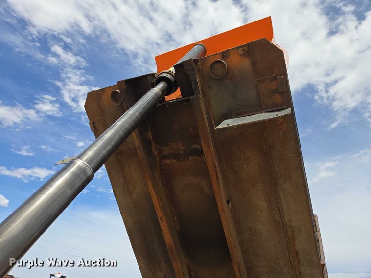 image for item EV5966 2003 Sterling L9500 dump truck