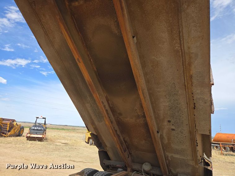 image for item EV5966 2003 Sterling L9500 dump truck