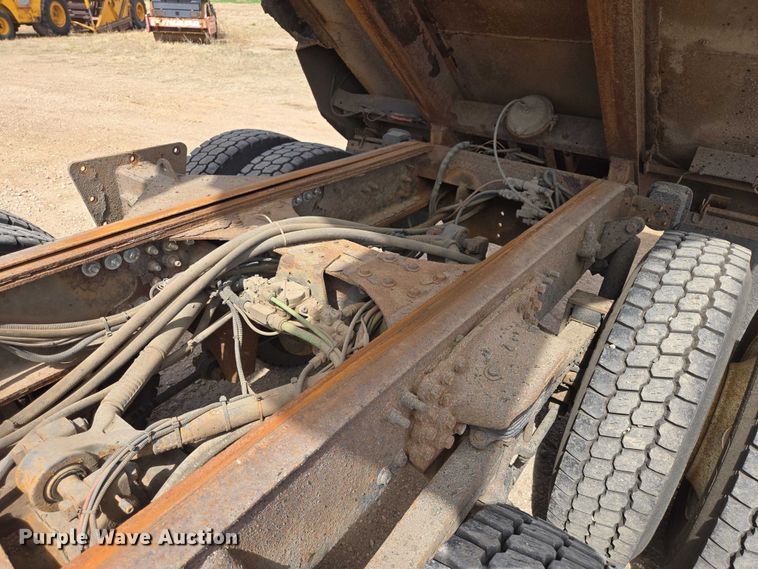 image for item EV5966 2003 Sterling L9500 dump truck