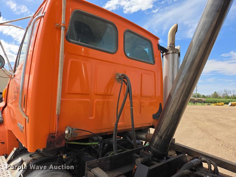 image for item EV5966 2003 Sterling L9500 dump truck