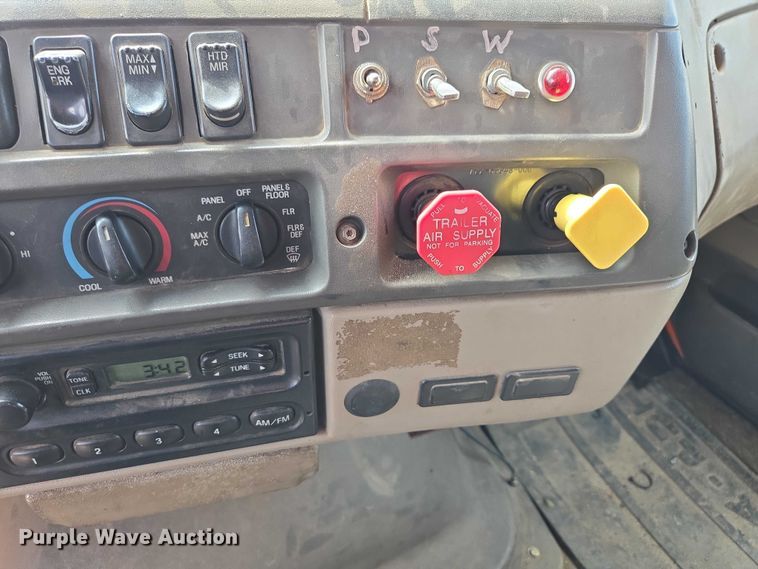 image for item EV5966 2003 Sterling L9500 dump truck
