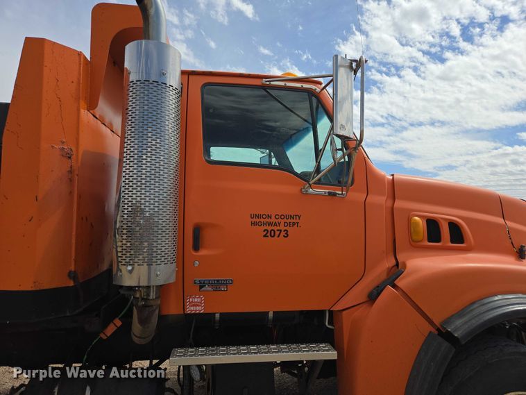 image for item EV5966 2003 Sterling L9500 dump truck