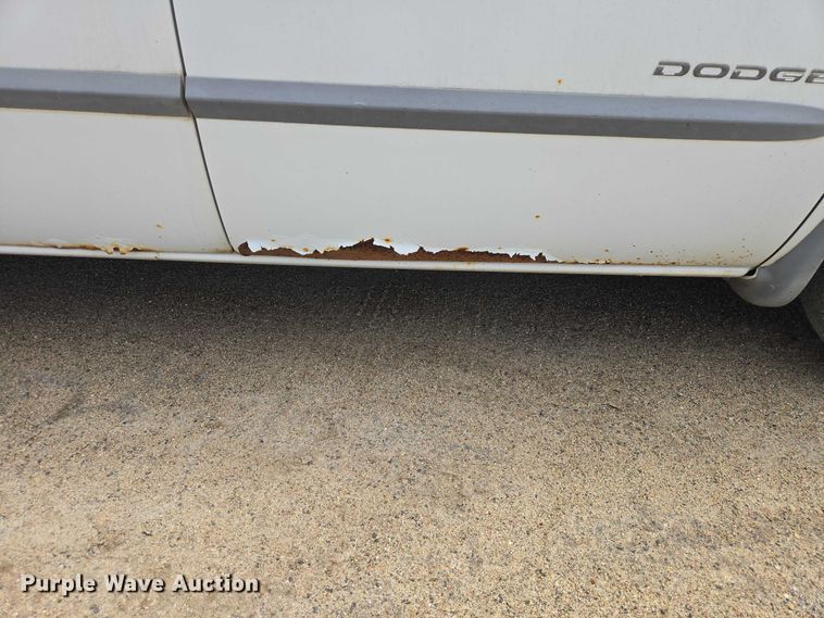 image for item EV5968 2001 Dodge Grand Caravan van