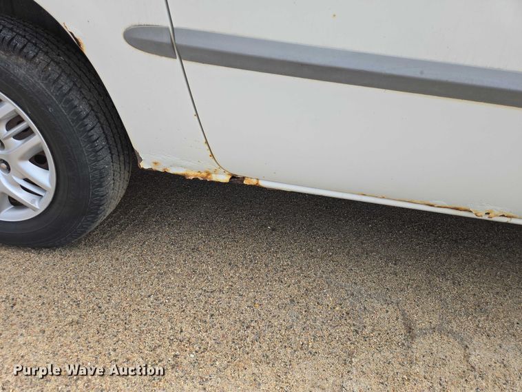image for item EV5968 2001 Dodge Grand Caravan van