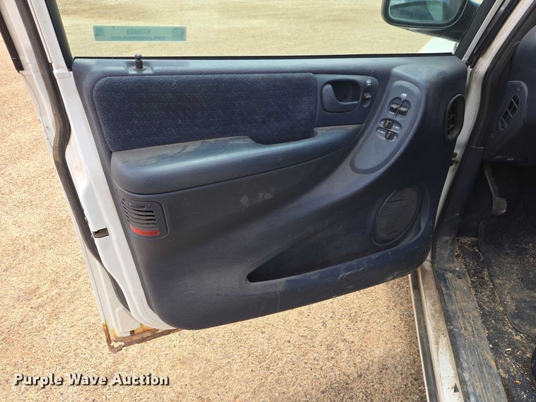 image for item EV5968 2001 Dodge Grand Caravan van
