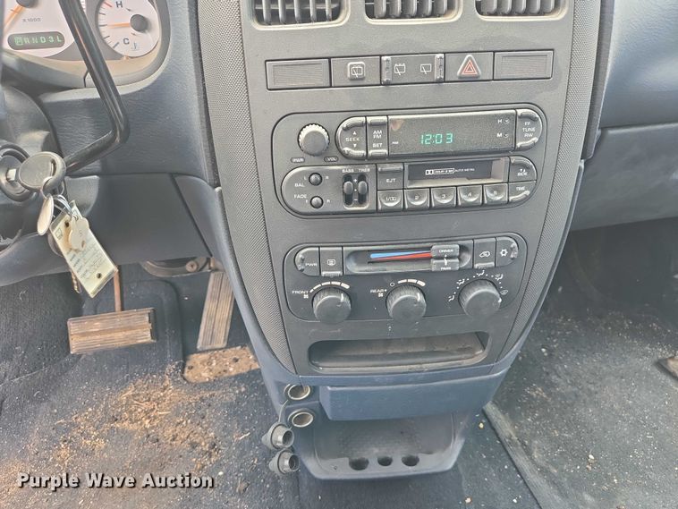 image for item EV5968 2001 Dodge Grand Caravan van