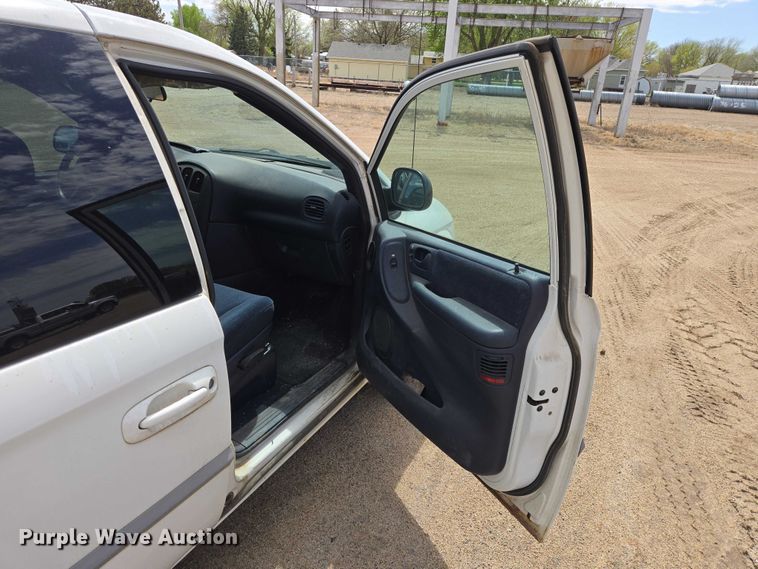 image for item EV5968 2001 Dodge Grand Caravan van