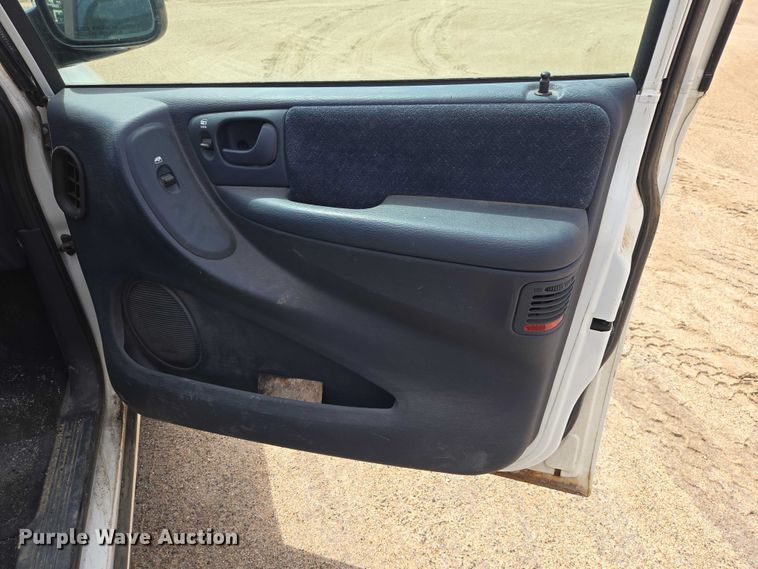 image for item EV5968 2001 Dodge Grand Caravan van