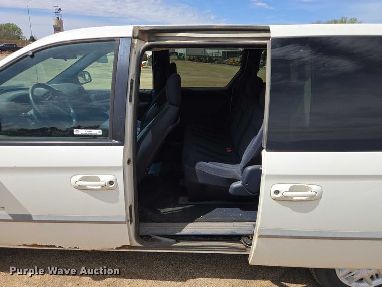 image for item EV5968 2001 Dodge Grand Caravan van