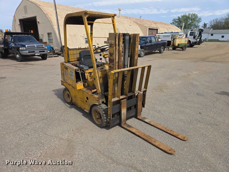 image for item EV5969 Clark forklift