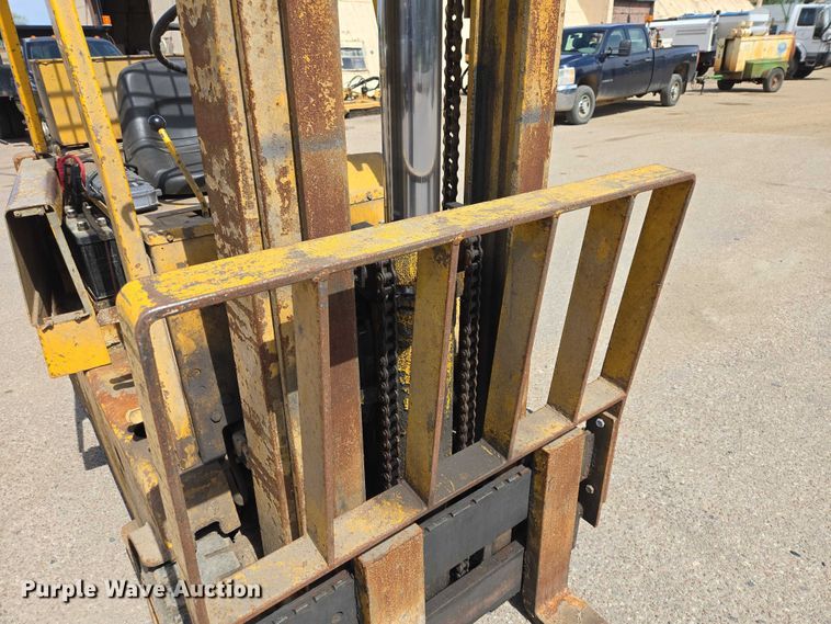 image for item EV5969 Clark forklift