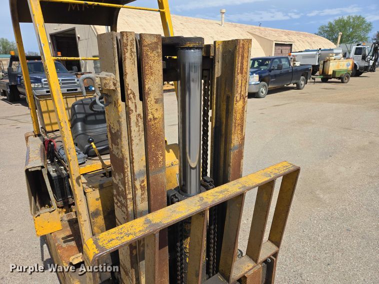 image for item EV5969 Clark forklift