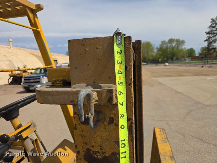 image for item EV5969 Clark forklift
