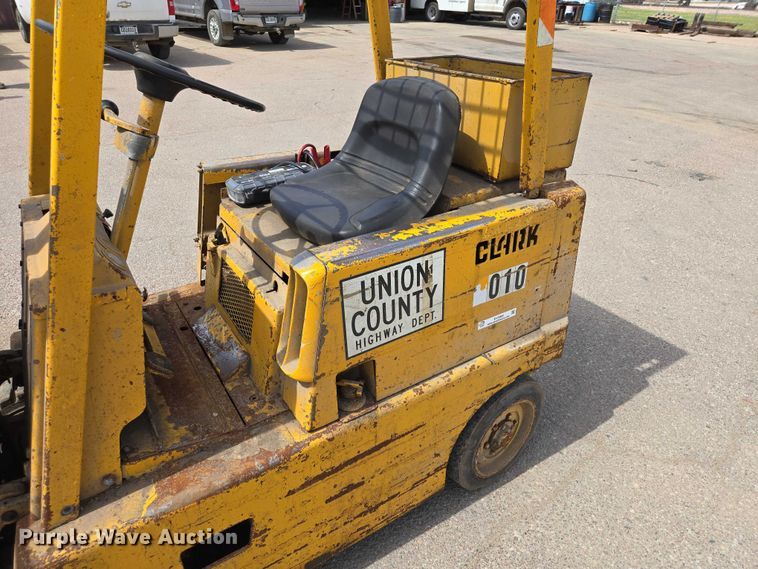 image for item EV5969 Clark forklift