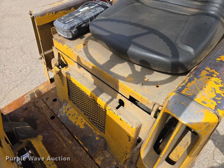 image for item EV5969 Clark forklift