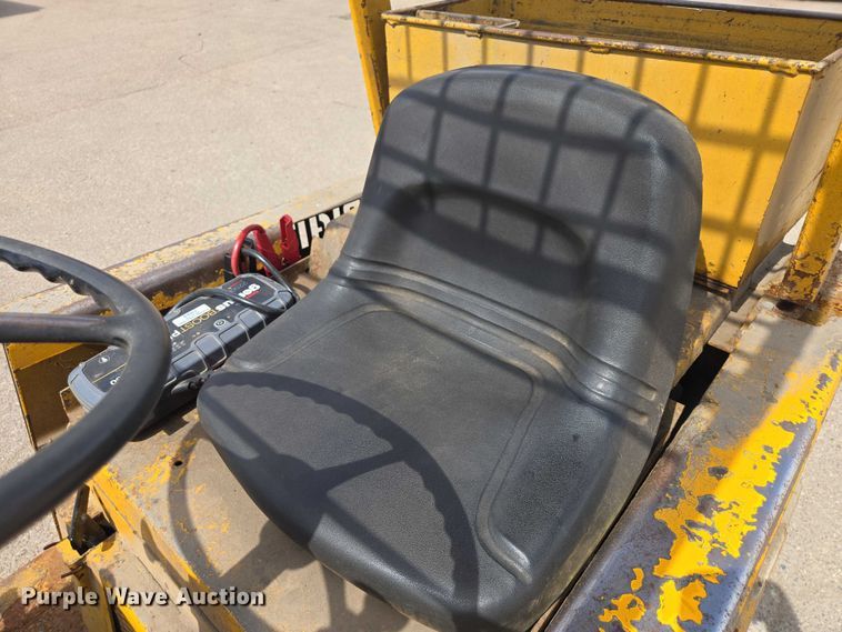 image for item EV5969 Clark forklift
