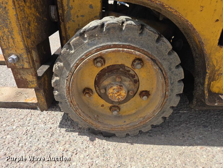 image for item EV5969 Clark forklift